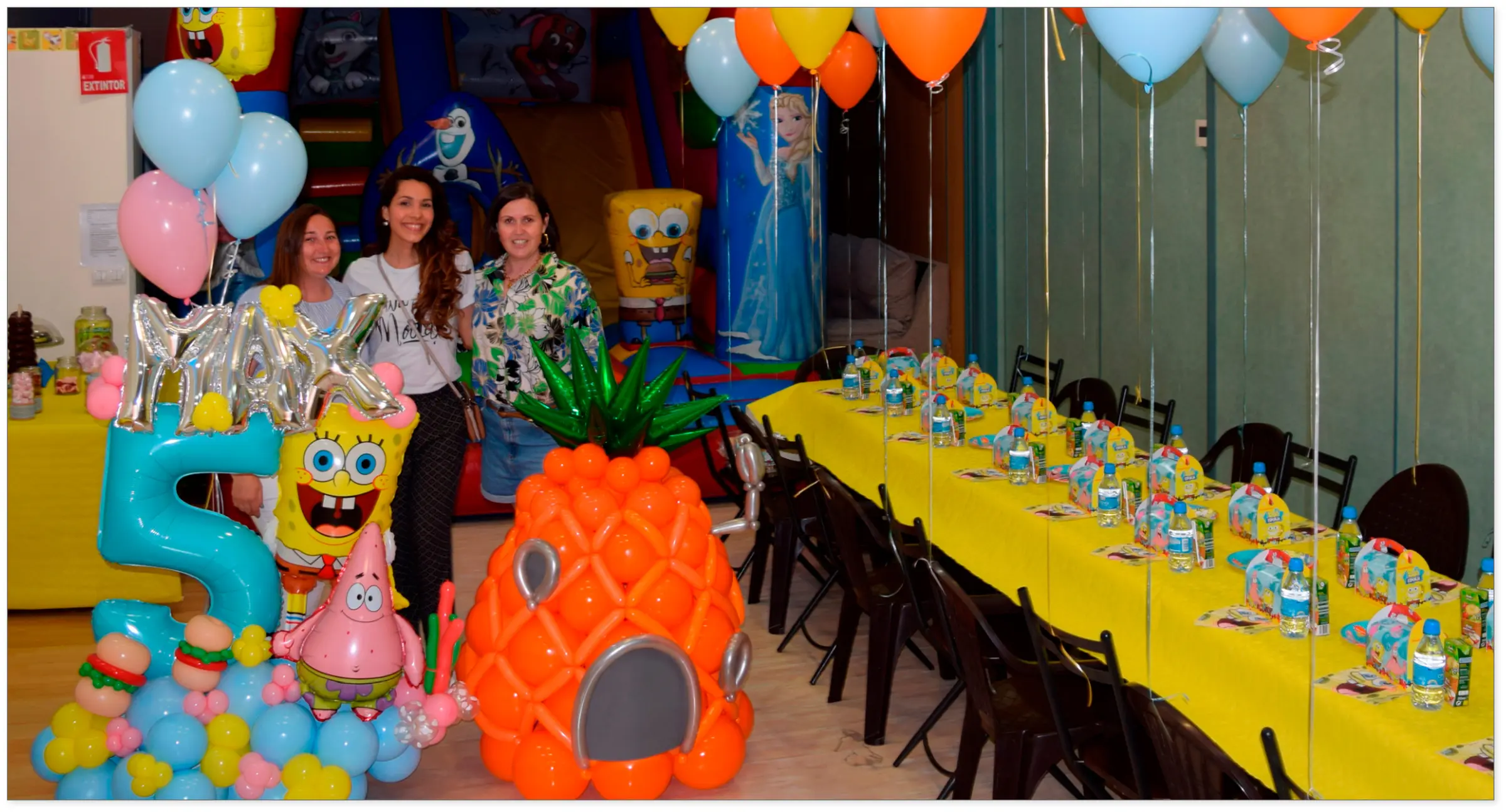Fiesta infantil temática con decoración de globos